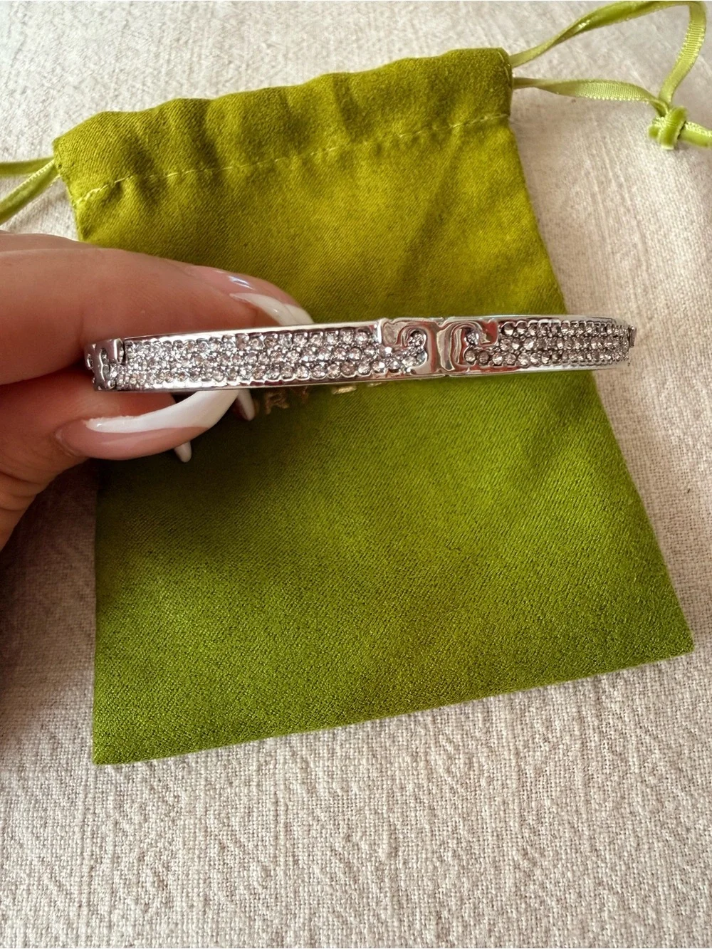 Tory Burch Serif-T Pavé Hinged Bracelet silver tone with crystal stones